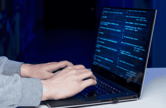 close-up-hacker
