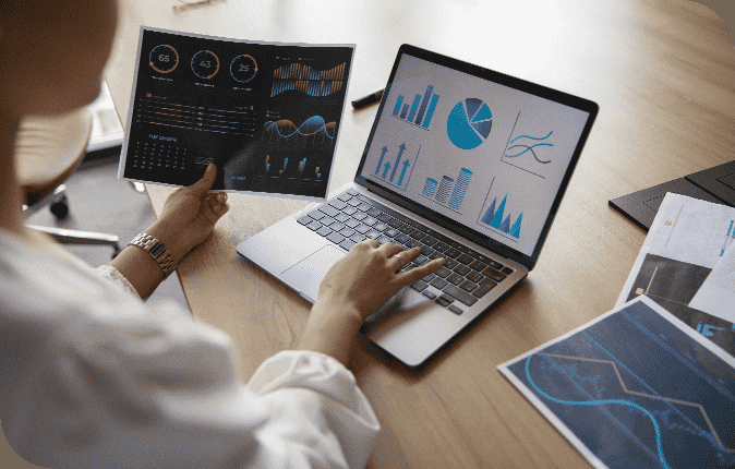 office-workers-using-finance-graphs (3)